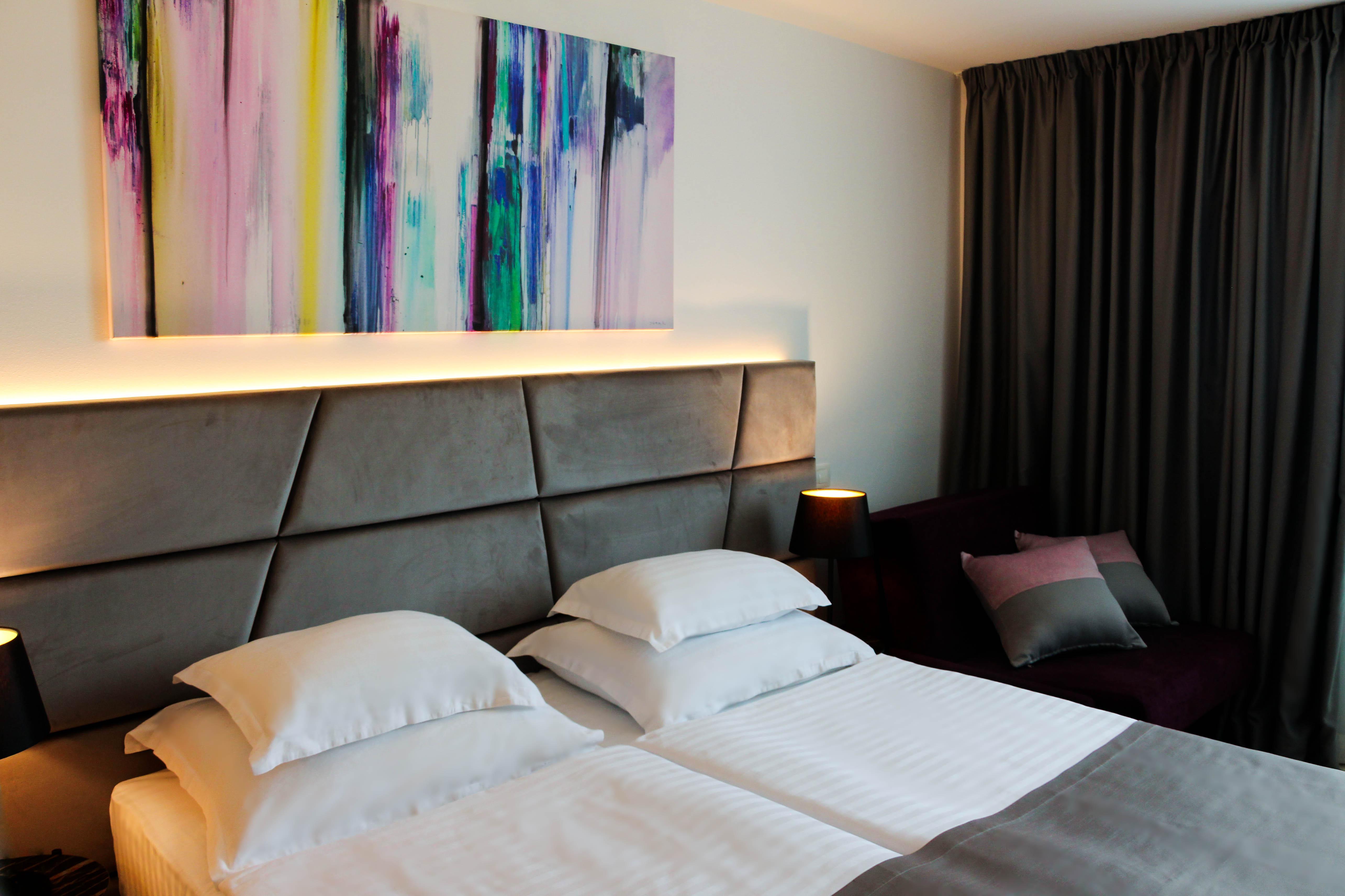 Paris 4*